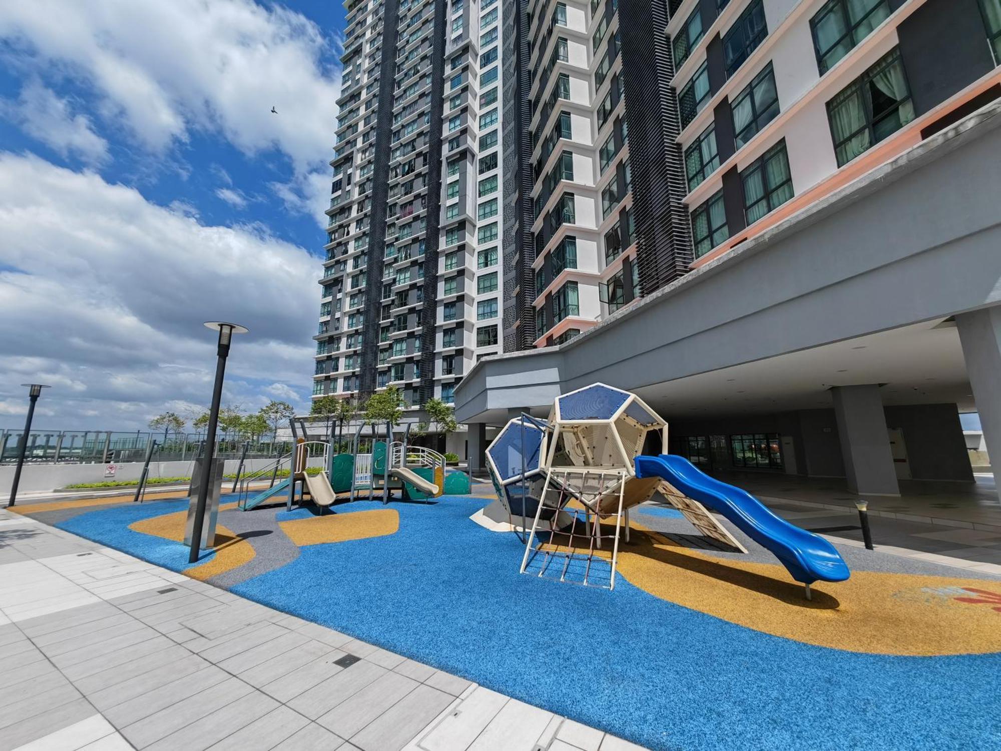 Santai Homestay Cyberjaya Ngoại thất bức ảnh